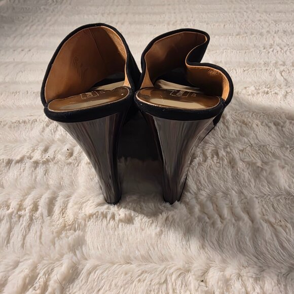 Shoes - Picture 3 of 5